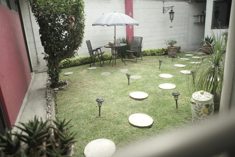 Others 4, Colibri B&B, Mexico City