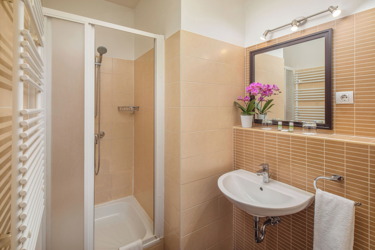 Bathroom 4, Escala Hotel & Suites, Budapesti