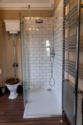 Bathroom 3, Cleeve House, Wiltshire