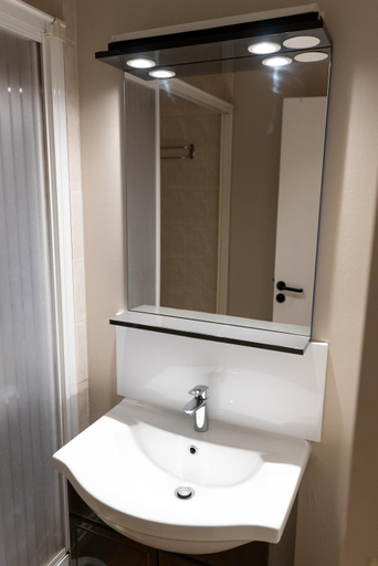 Bathroom, Residence Azureva Saint Cyprien, Pyrénées-Orientales