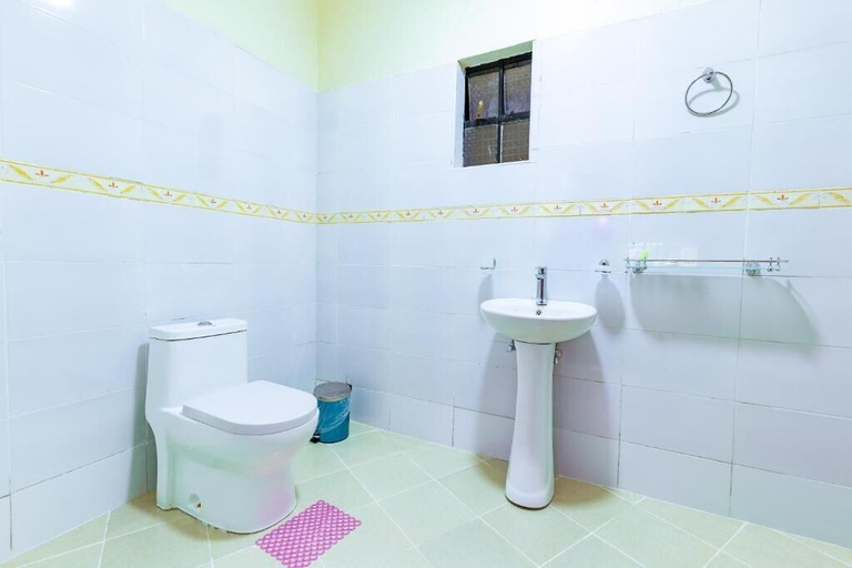Bathroom 4, Markson Hotel Kilimani, Dagoretti North