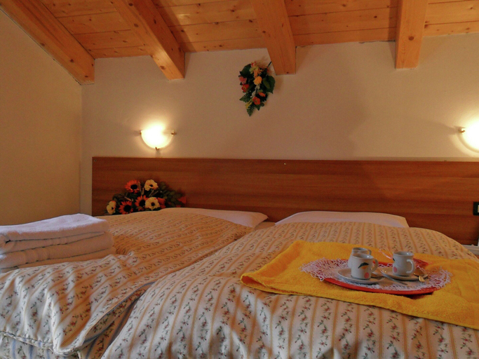 Room 2, Apartment in Celledizzo Near Ski Area, Trento