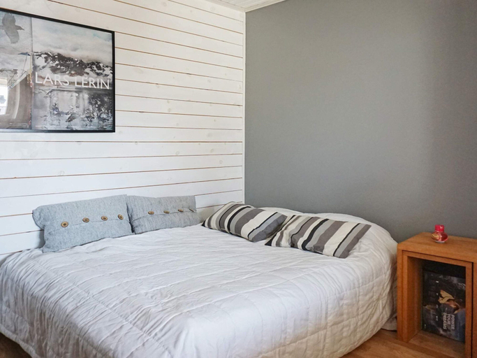 Room 5, 4 Star Holiday Home in Lysekil, Lysekil