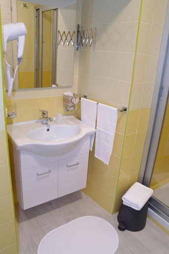 Others 5, B&B Chiaia 216, Napoli