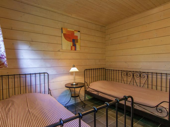 Room 2, Luxury Villa With Heated Pool and Tennis Court, Haute-Vienne