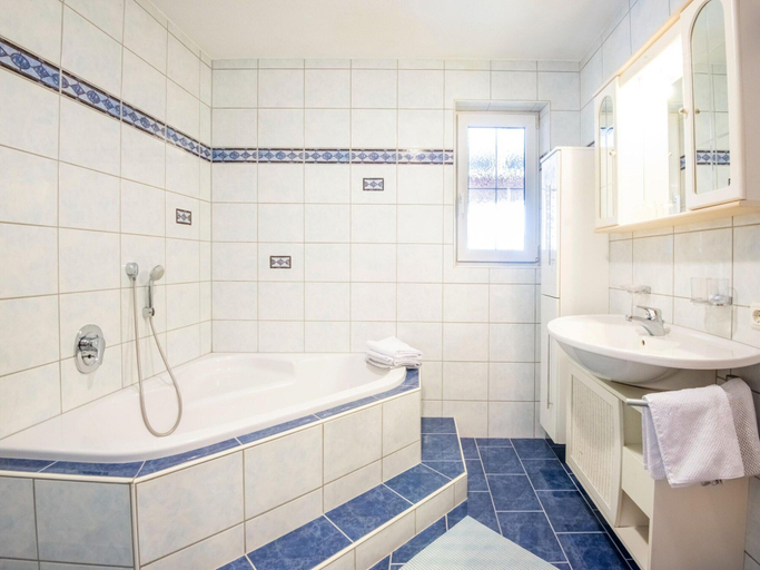 Others 3, Apartment in Kappl Right by the ski Lift, Landeck