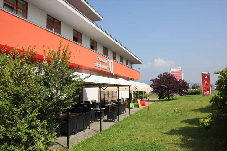 Others 5, Penzion***Q, Zvolen