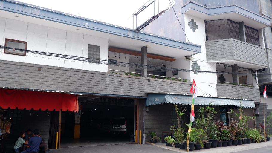 Exterior & Views 14