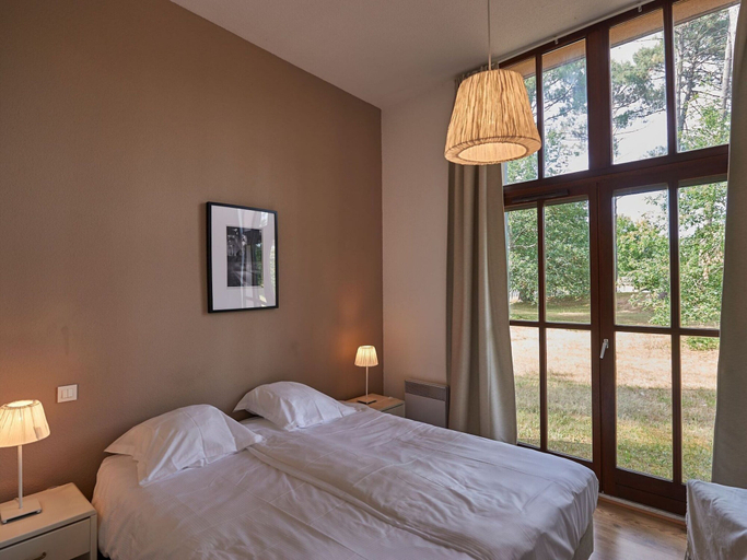 Room 4, Villa in France With Private Garden, Gironde