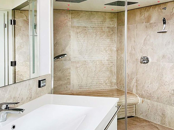 Bathroom 2, 5 Star Holiday Home in Wendtorf, Plön