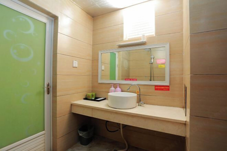 Bathroom 4, Duoke Chain Hotel, Xishuangbanna Dai