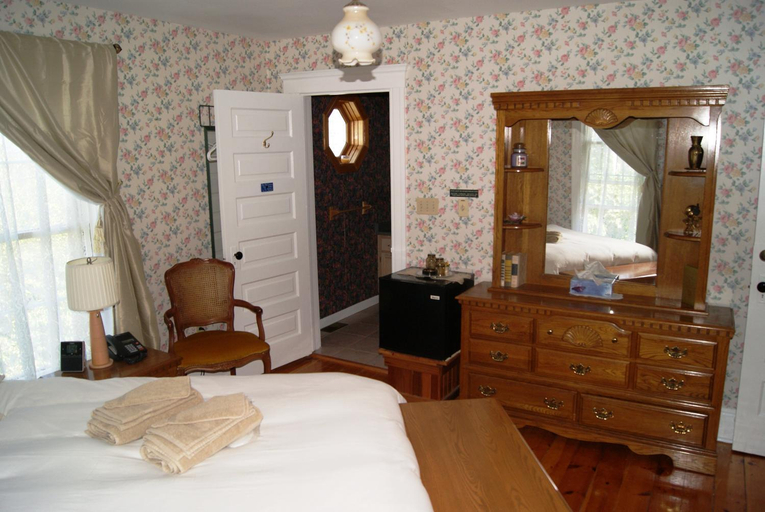 Others 5, Ye Olde Walkerville Bed & Breakfast, Essex