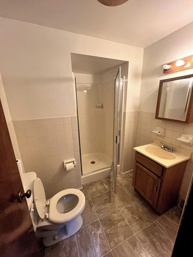 Bathroom 3, Lost Pines Lodge, Wexford