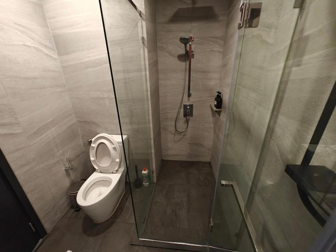 Bathroom 3, Edge Central Pattaya by Mickey, Pattaya