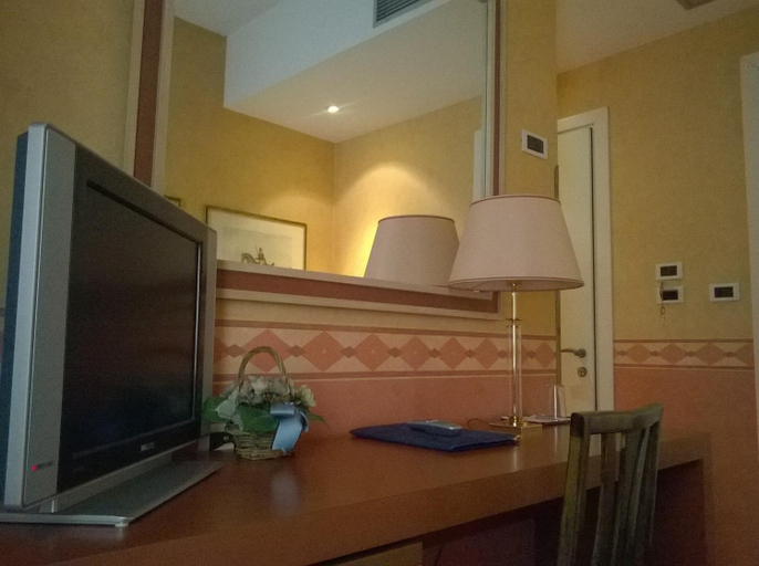 Bedroom 3, Colombia, Trieste