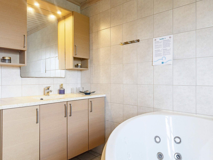 Bathroom 3, 4 Star Holiday Home in Lokken, Hjørring