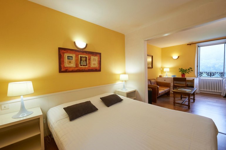 Bedroom 2, Logis Hotel Le Belle Rive, Aveyron
