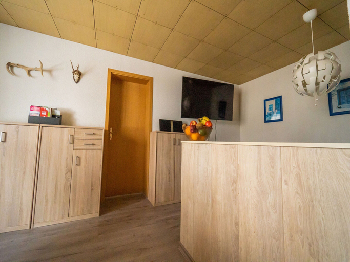 Living room 3, Cozy Holiday Home With Terrace and Garden, Ilm-Kreis