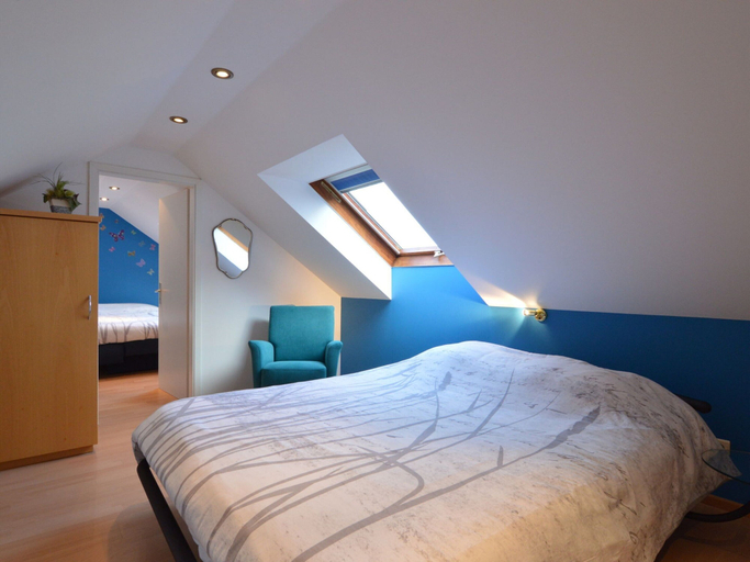 Others 4, Comfortable Apartment in Burg-reuland With Shared Terrace, Liège