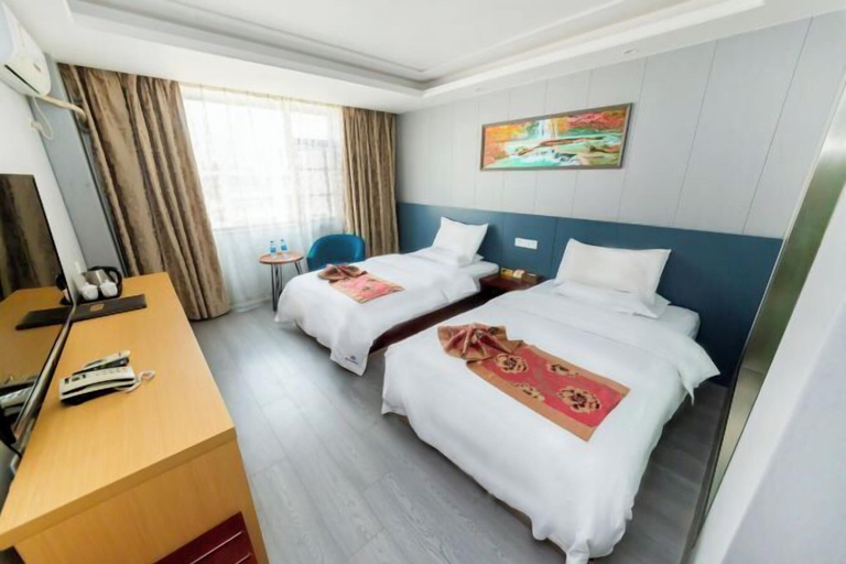 Bedroom 3, Ming Fan Ju Hotel, Dehong Dai and Jingpo