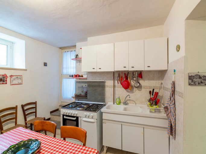 Private kitchen 4, Belvilla by OYO Polino Sambuco, Terni