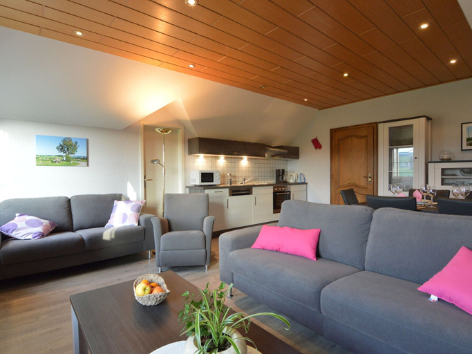Others 3, Comfortable Apartment in Burg-reuland With Shared Terrace, Liège