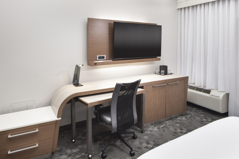 Bedroom 3, Courtyard by Marriott Pensacola, Escambia