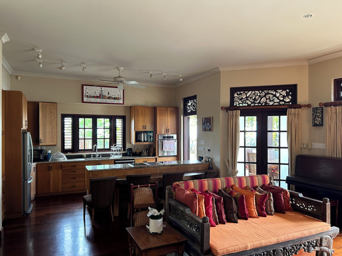 Private kitchen 4, Breezin Villa in Deans