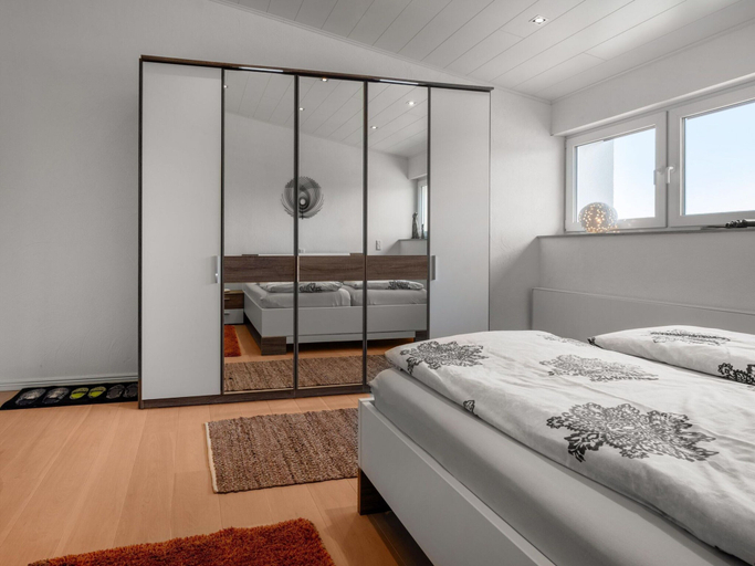 Room 4, Lavish Holiday Home in Bad Munstereifel With Sauna, Euskirchen