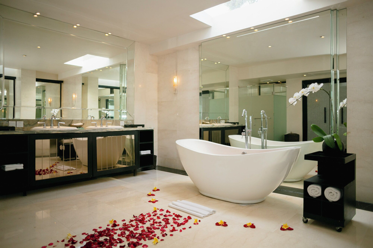 Bathroom 11