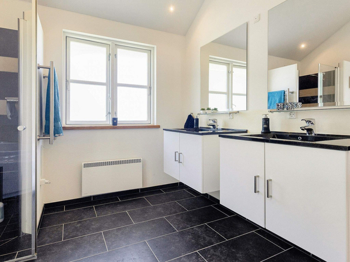 Private kitchen 2, 8 Person Holiday Home in Hals, Aalborg