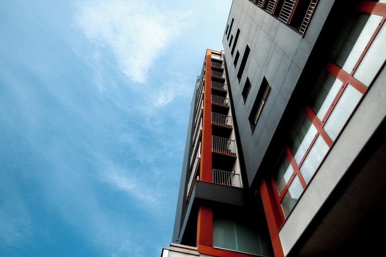 Exterior & Views 24