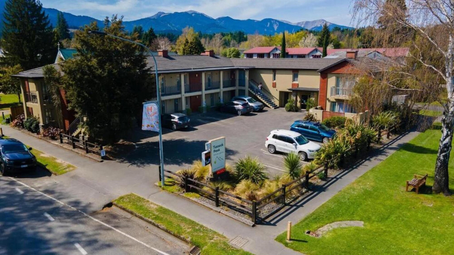 Exterior & Views 2, Tussock Peak Lodge, Hurunui