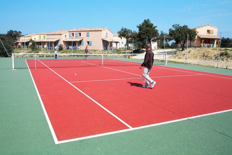 Tennis court, Residence Goelia les Portes des Cevennes, Gard