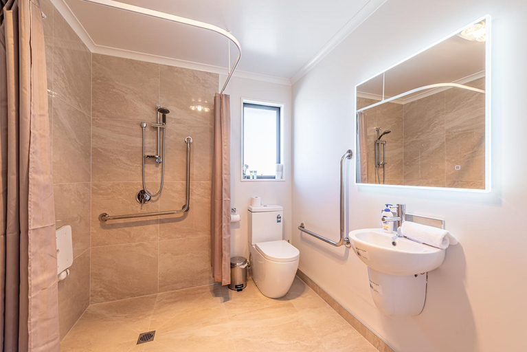 Bathroom 3, Star River, Mackenzie