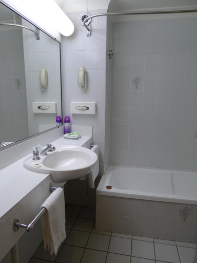 Bathroom 4, New England Motor Inn, Armidale Dumaresq