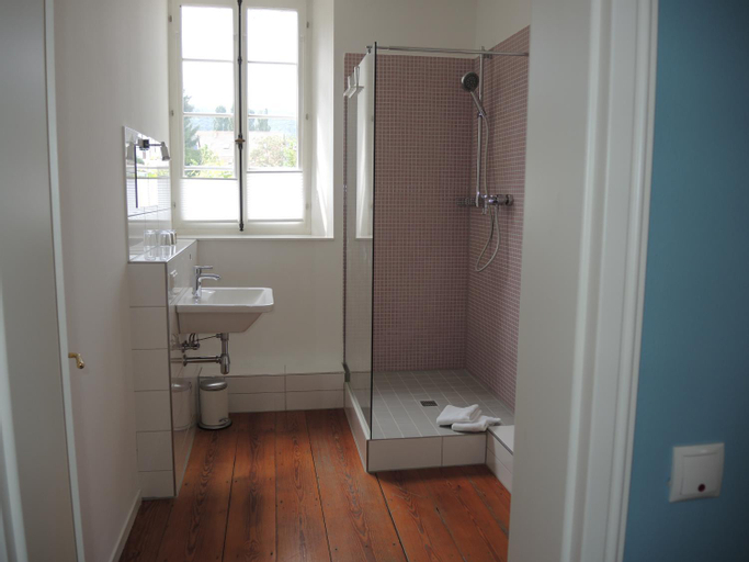 Bathroom 11