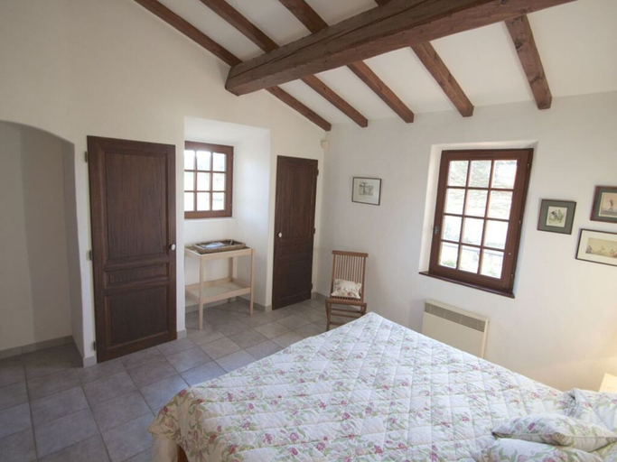 Room 4, Ami - Saint Raphael Comfortable Holiday Residence, Var