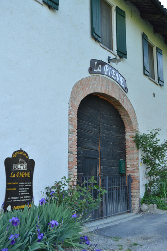 Exterior & Views 1, Agriturismo La Pieve, Cuneo