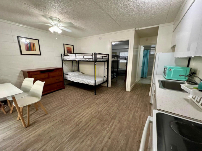 Bedroom 3, Waikiki Beachside Hostel, Honolulu