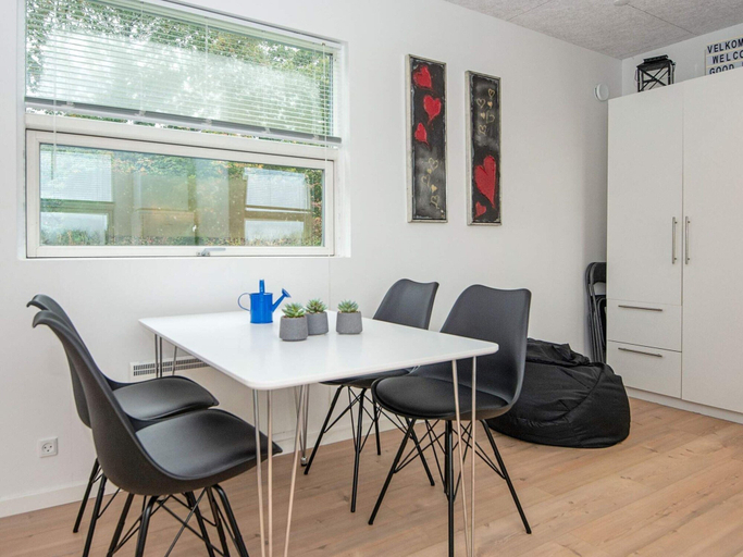 Dining 4, 5 Person Holiday Home in Ansager, Varde