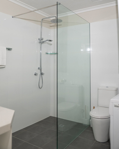 Bathroom 5, Shelly Bay Resort, Hervey Bay - Pt A