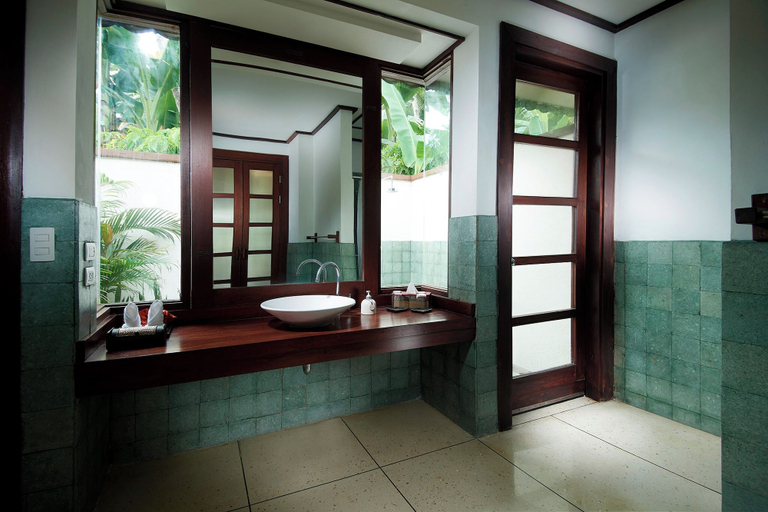 Bathroom 3, Solitude Lembeh Resort, Bitung
