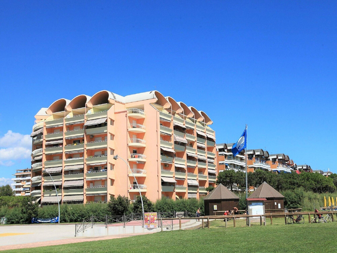 Others 4, Holiday Home in Caorle Near Spiaggia Tartaruga, Venezia