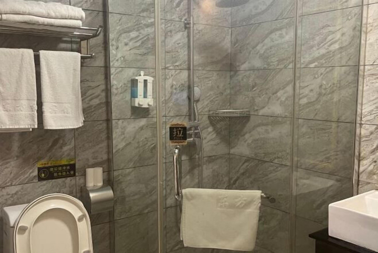 Bathroom 3, Jinggangshan Oriental Red Hotel, Ji'an