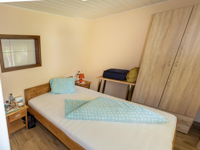 Bedroom 3, Bungalow by Lake Ossiach With Mountain Views, Feldkirchen