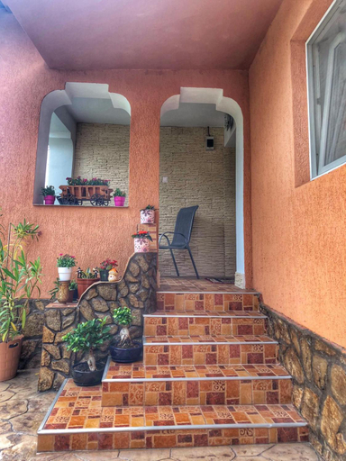 Others 4, Casa Andra, Baia De Fier