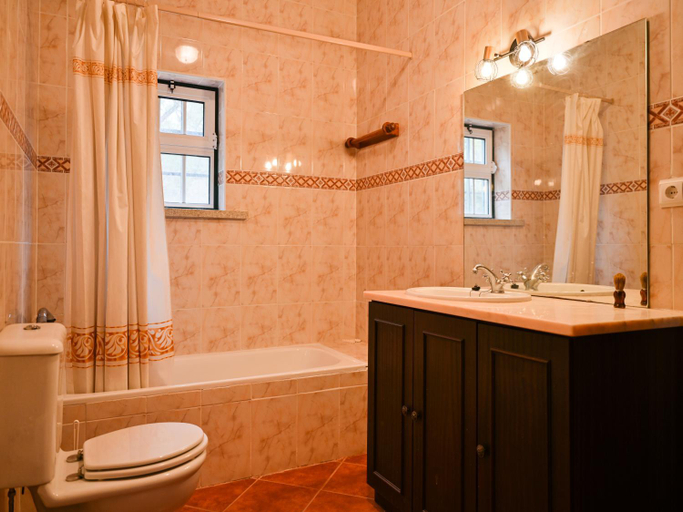 Bathroom, Fantastica Casa de Campo com Piscina perto de Lisboa, Santarém