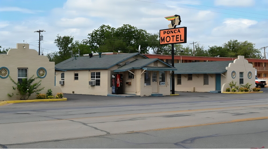 Exterior & Views, Ponca Motel, Taylor