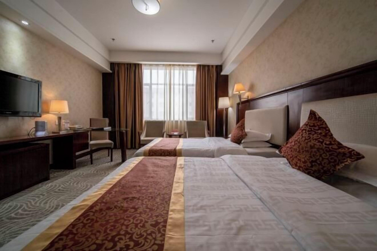 Bedroom 3, Western Regions Spring Hotel, Aksu